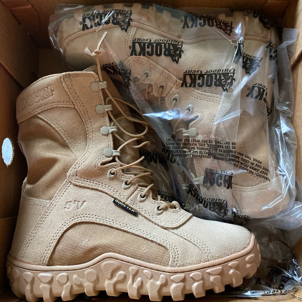 Boots - Picture 2 of 5